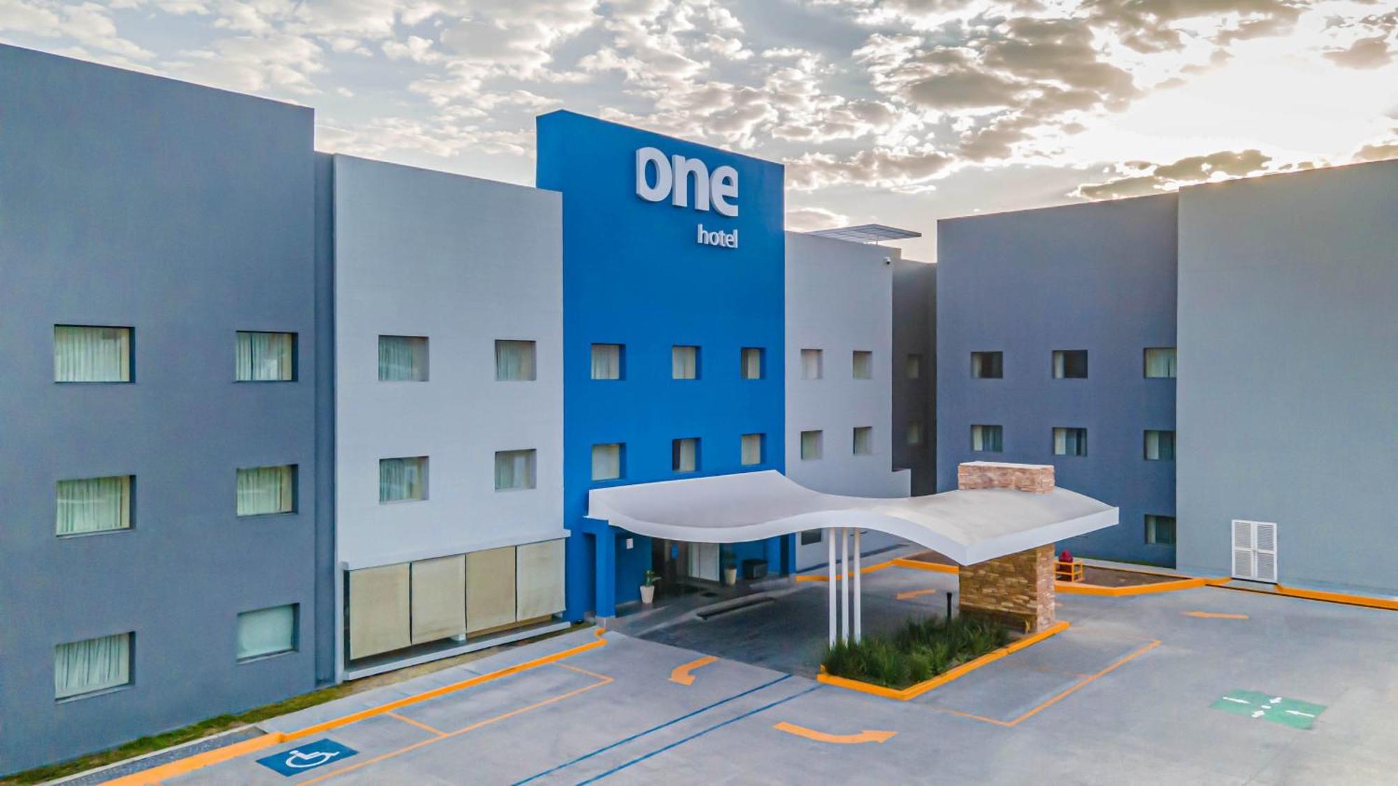 One Saltillo Aeropuerto Luaran gambar